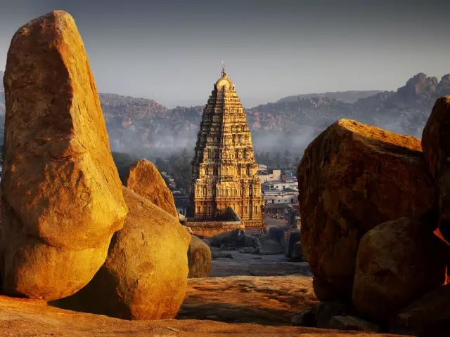 GET LOST IN HAMPI'S ANCIENT RUINS