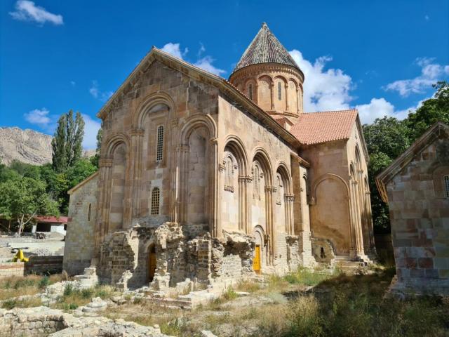 WALKING IN THE KAÇKAR MOUNTAINS
