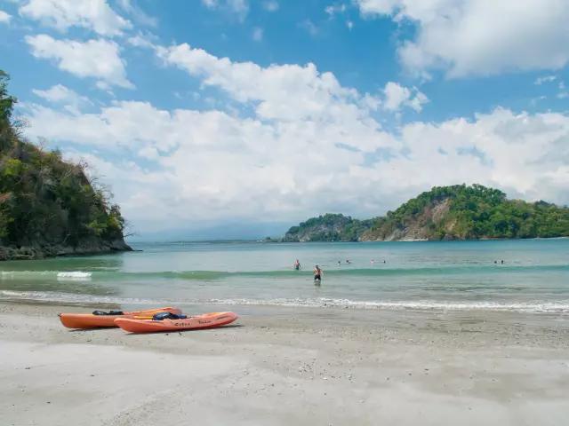 KAYAK MANUEL ANTONIO'S COASTLINE