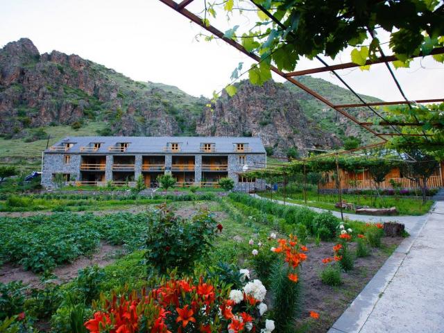 Valodia's Cottage