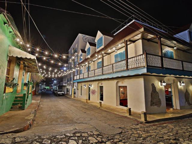 Hotel Isla De Flores