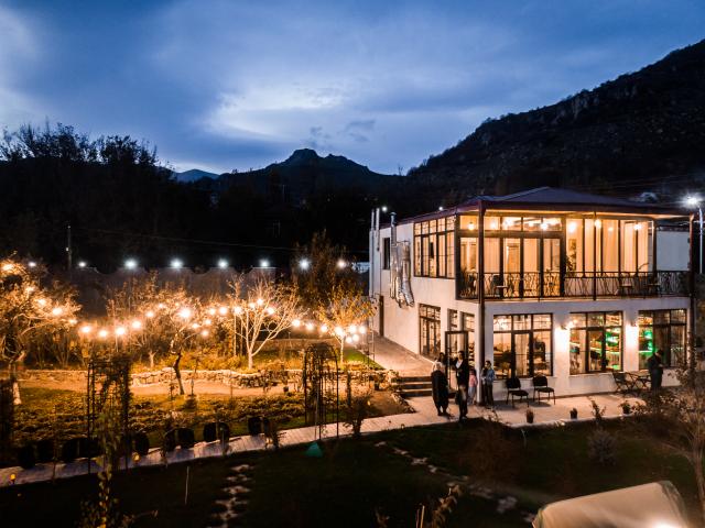 Red Roof Hotel, Goris