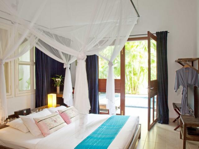 Pavilion Hotel