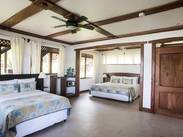 Tortuga Lodge