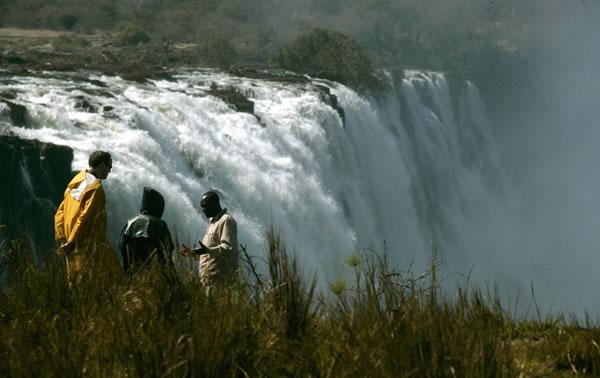 EXPERIENCED LOCAL GUIDES