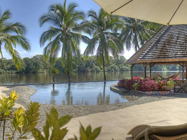 Tortuga Lodge