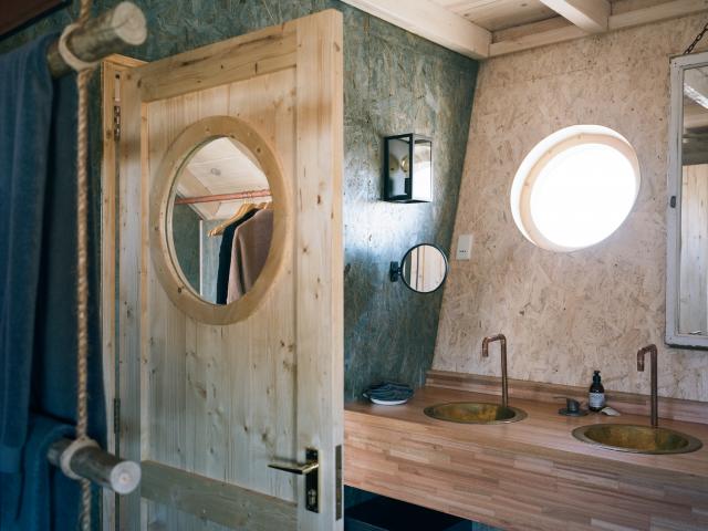Shipwreck Lodge