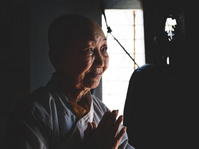 Have lunch with Buddhist nuns