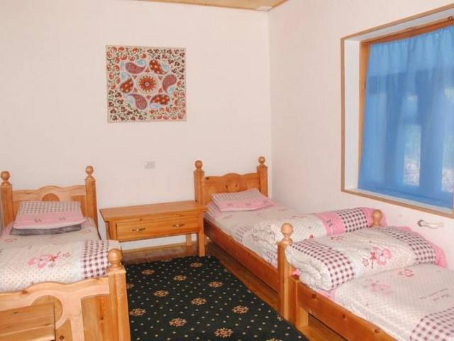 Nurata Guesthouse (Hayat Village)
