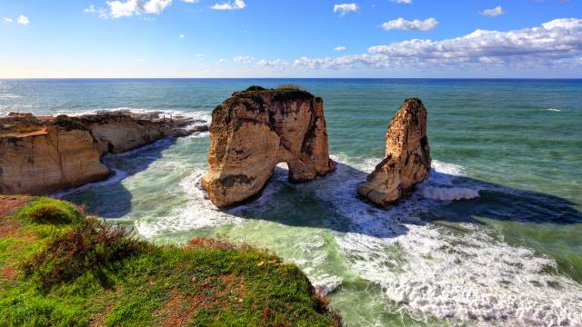 Walk the corniche to Pigeon Rocks