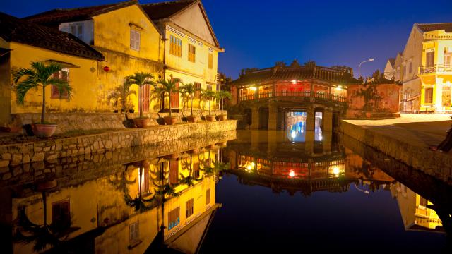 Wander Hoi An's Ancient Town