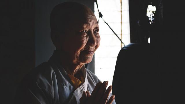 Have lunch with Buddhist nuns in Hue