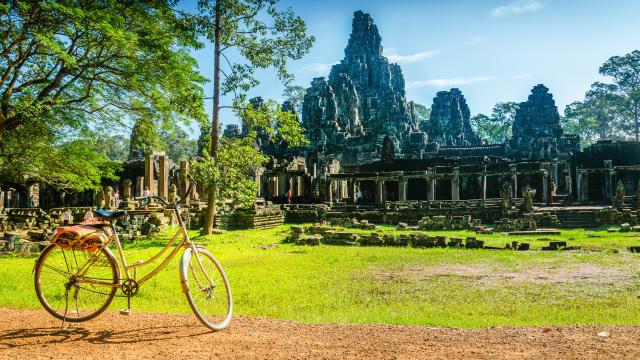 Cycle hidden temples of Angkor Wat