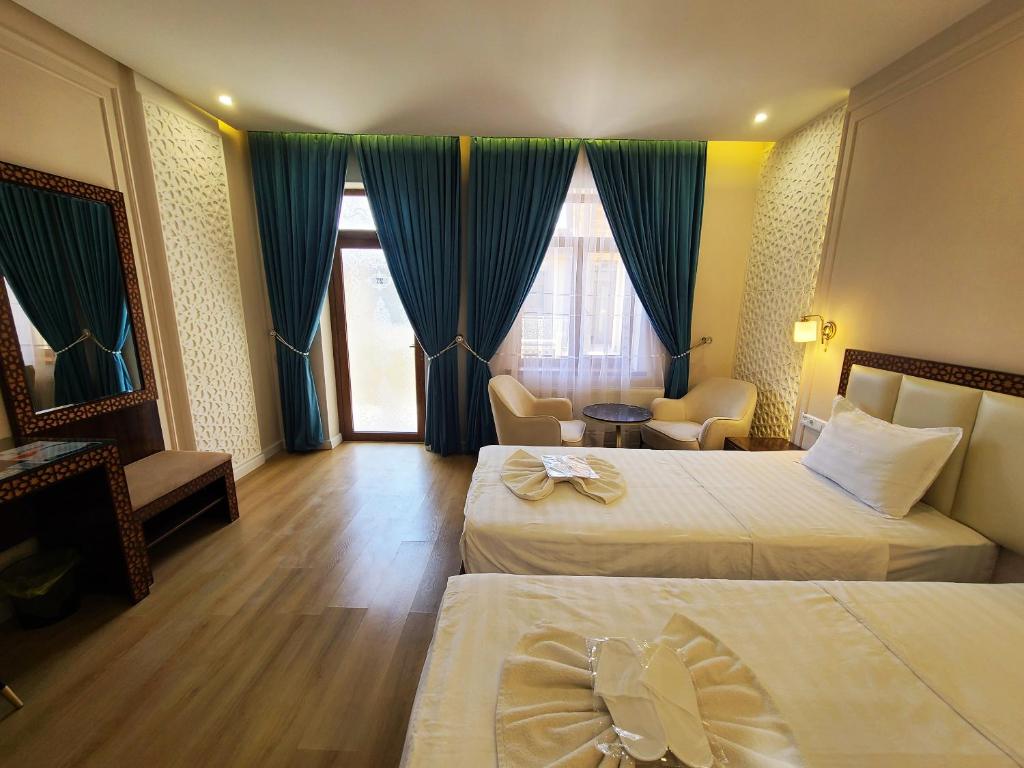 Jahongir Premium Hotel