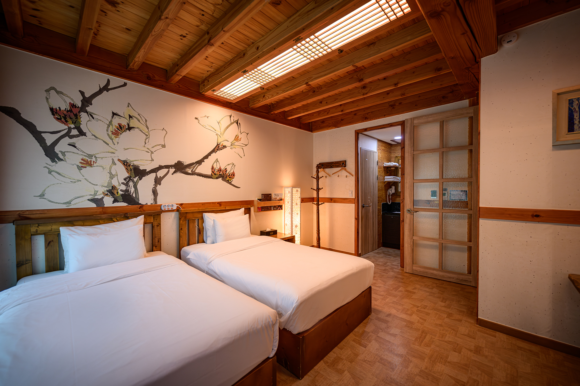 Royal Jimil Hanok Hotel