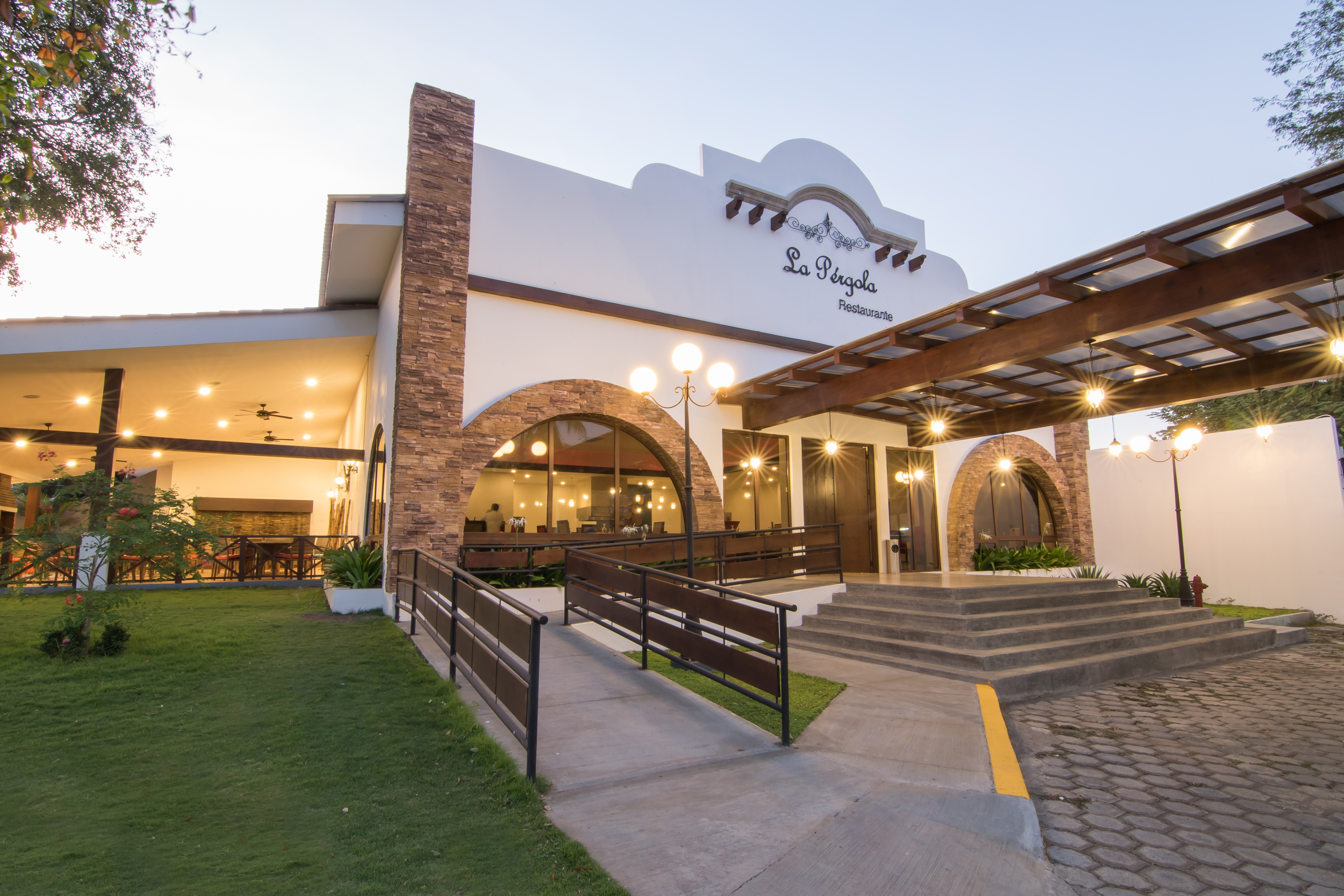 Best Western Las Mercedes Airport Hotel