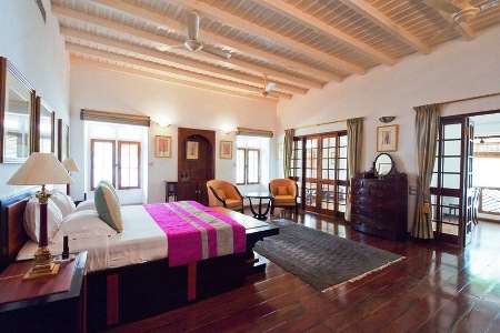 Le Colonial