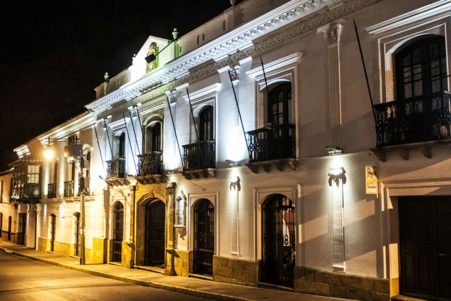Parador Santa Maria La Real Hotel