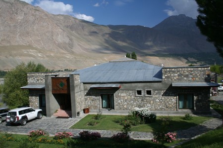 Serena Hotel