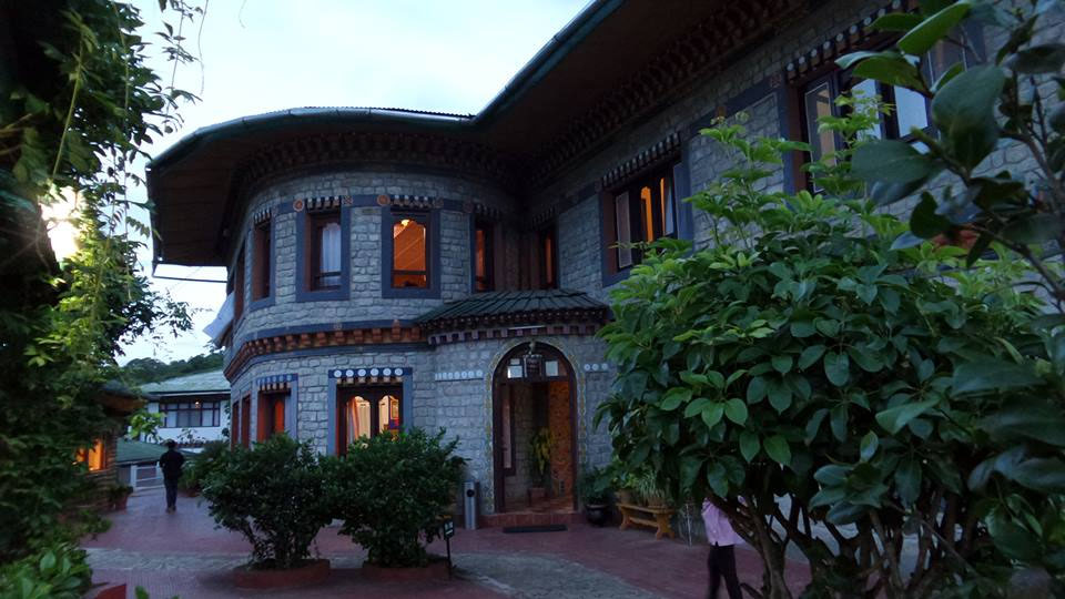Meri Phuensum Resort