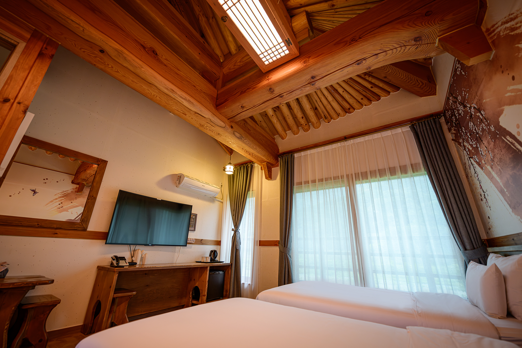 Royal Jimil Hanok Hotel