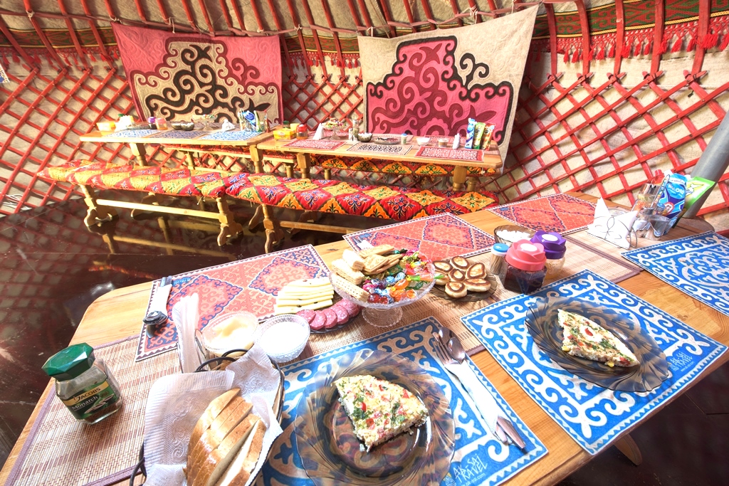 Son Kul Lake Yurt Camp