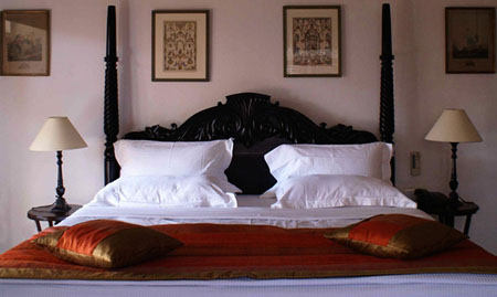 Le Colonial